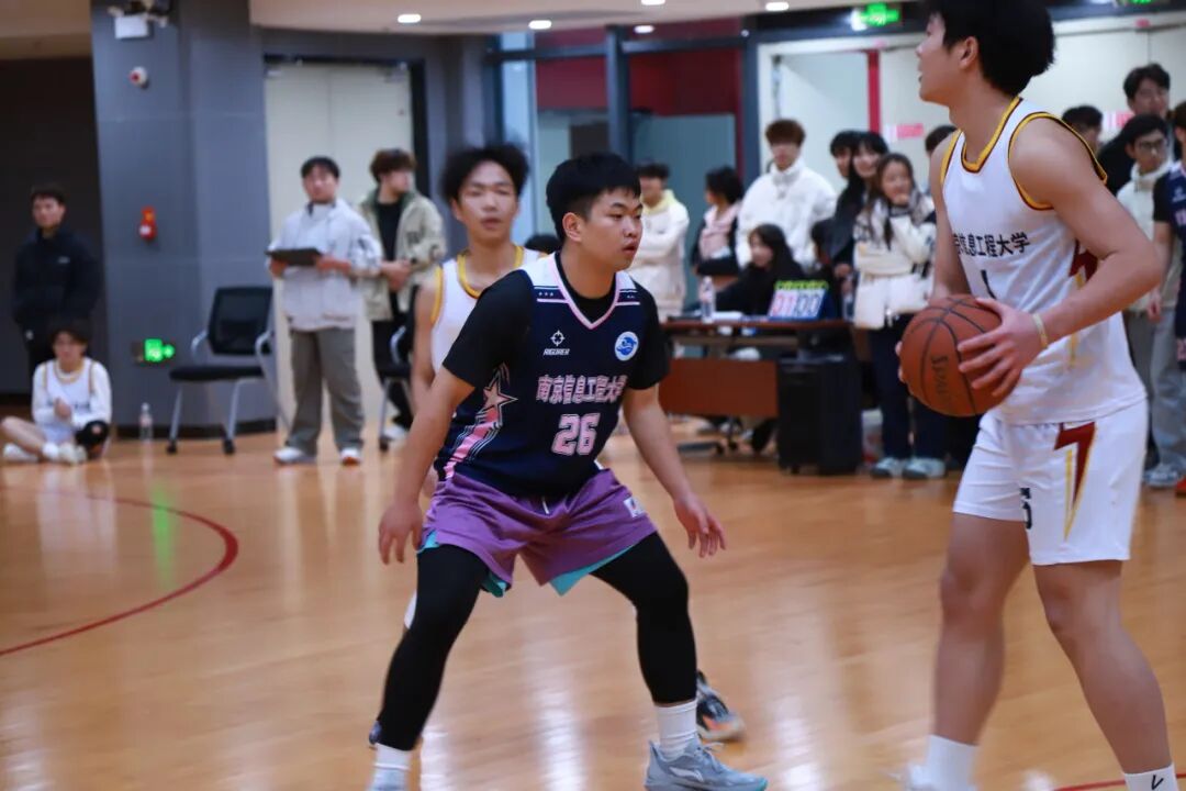 阵容华丽，跃动热血，精湛篮球技术傲视全场！