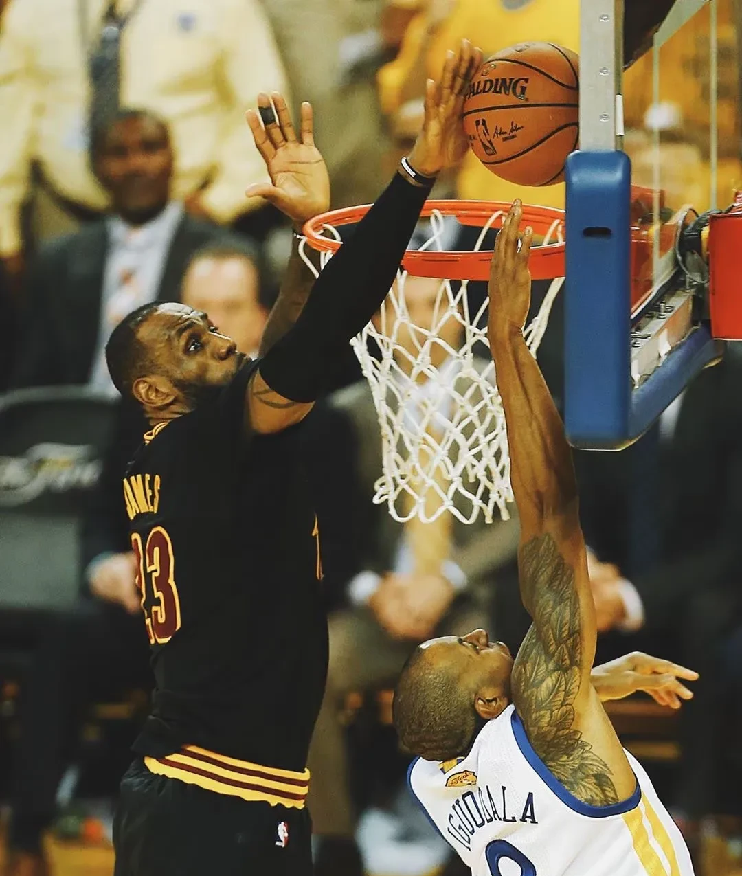 美国男篮完胜凯尔特人，欧文打破历史纪录