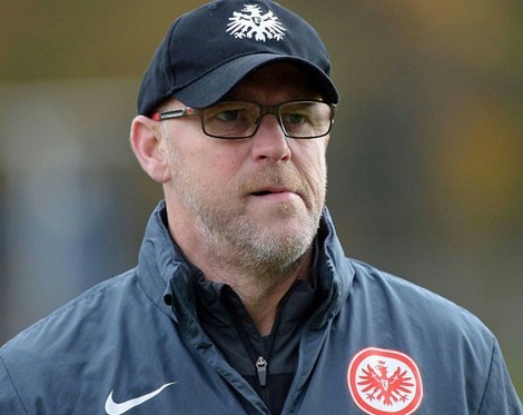 不莱梅主帅公开批评球员表现,提醒保持专注 不莱梅主帅公开批评球员表现,提醒保持专注