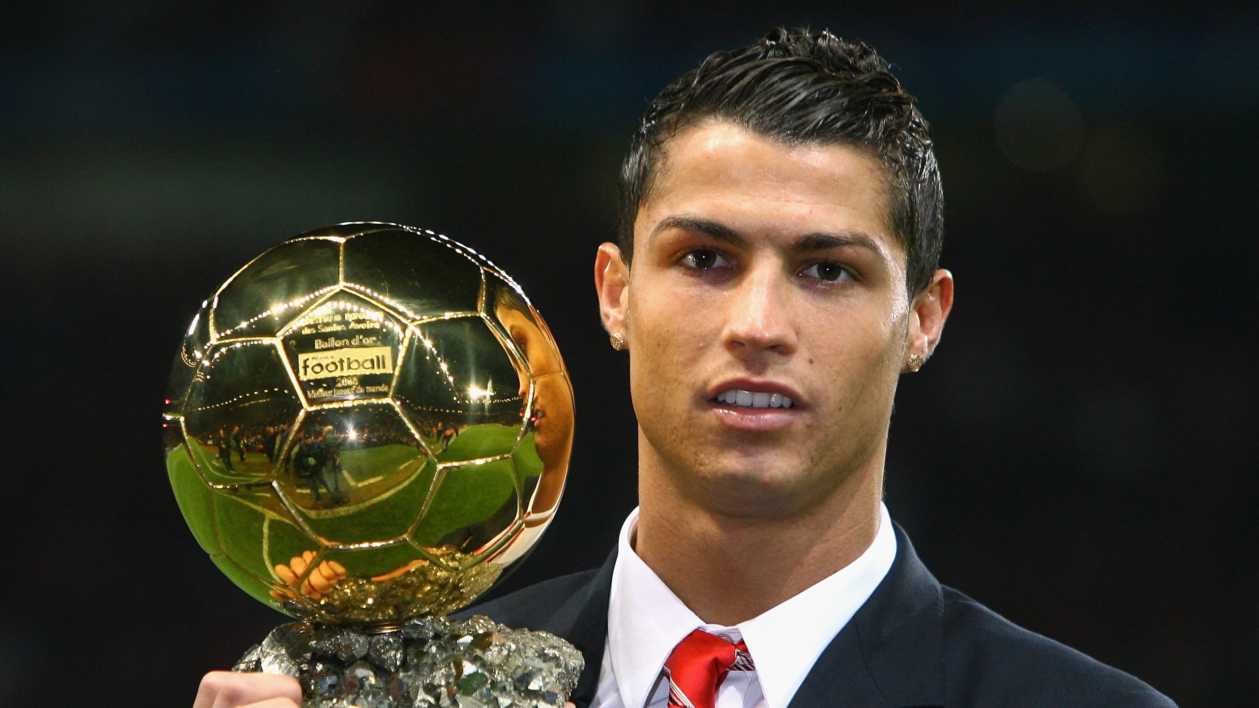 威尔士制霸拜仁,迪巴拉成为关键先生的战术革命