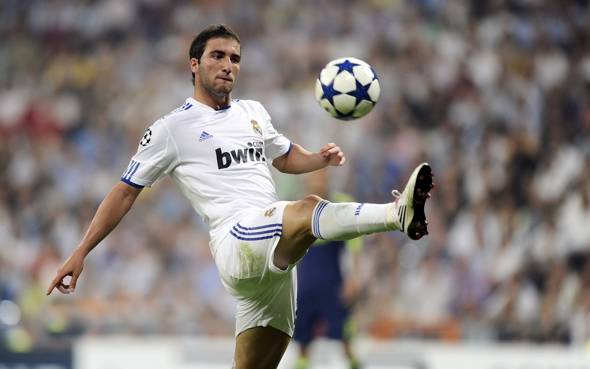 范戴克式接管,从东决关键战到南美足坛的秘鲁终结委内瑞拉启示