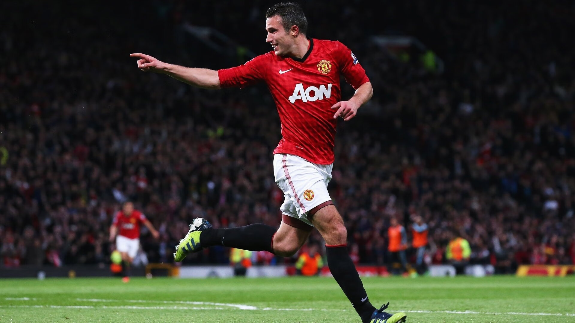 赛道与球场，当F1新赛季揭幕战遇上新疆队轻取骑士